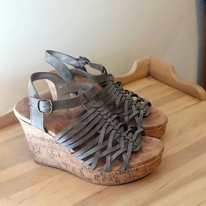 Maurice's Wedge Sandal size 8